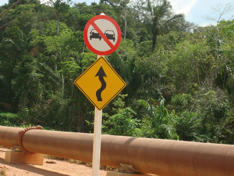 W N Sinalização Placa Regulamentar e Advertência